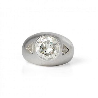 A Platinum Men's Diamond Ring