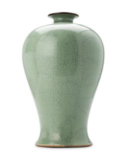 A large Chinese ceramic vase