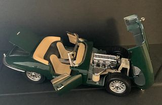Burago Green Jaguar Vehicle 10 Inches Long Made in Italy 