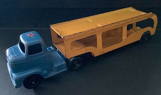 Tootsietoy CHICAGO long Vehicle 9" with makers mark