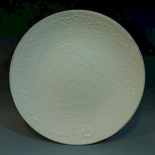 CHINESE ANTIQUE DING TYPE PORCELAIN PLATE - MING DYNASTY OR EARLIER