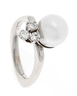 Pearl-cut diamond ring WG 750/000 with one white cultured pearl 9.6 mm and three brilliant-cut