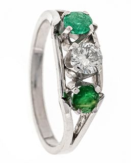 Emerald diamond ring WG 585/000 with 2 round faceted emeralds and one diamond 0,20 ct l.tinted W/VS,