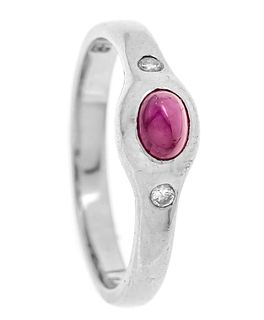 Ruby ring platinum 950/000 with one oval ruby cabochon 0,54 ct (hallmarked) and two brilliants