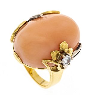 Angel skin coral diamond ring GG 750/000 with an oval angel skin coral cabochon 21 x 15 mm, in a