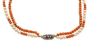 Coral-akoya beads necklace with box clasp and intermediate elements GG 470/000 and silver 925/000