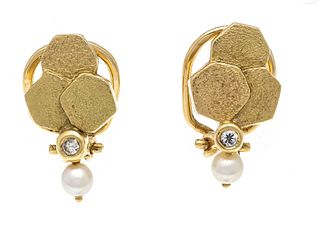 Design clip earrings GG 750/000 matted, with 2 white cultured pearls 3,5 mm and 2 diamonds, total