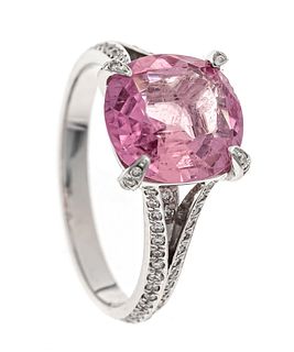 Pink tourmaline diamond ring WG 750/000 with an antique-cut faceted pink tourmaline 10.0 x 9.2 mm,