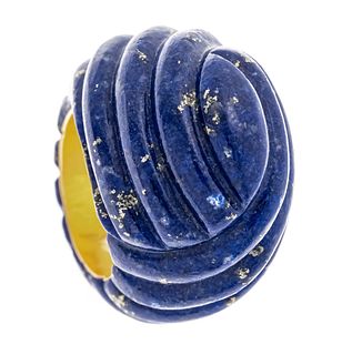 Opulent lapis lazuli design ring GG 750/000 with an excellent lapis lazuli cut in the form of
