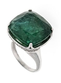 Emerald diamond ring WG 700/000 unstamped, tested, with one cushion cut, top faceted brilliant cut