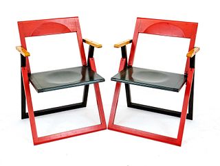 2 folding chairs, 2nd half of 20