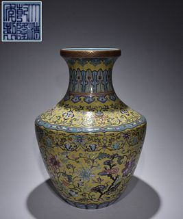 Qing Chinese Hand Paint Yellow Ground Vase ,Mark
