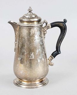 Coffee pot, England, 1935, maker's mark Vander & Hedges, London, sterling silver 925/000, round stepped stand, smooth body with tapered wall, curved w