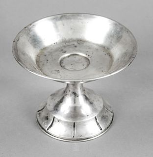 Table centerpiece, 20th c., silver indistinctly hallmarked, round domed stand merging into slender shaft, flat top bowl, Ø 14,5 cm, ca. 190 g