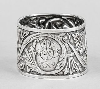 Oval napkin ring, hallmarked Russia, 1882-99, smitten city mark probably Moscow, master mark Lorie, silver 84 zolotniki (875/000), wall with ornamenta