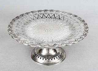 Round top bowl, USA, 1907, master's mark Tiffany & Co., New York, sterling silver 925/000, trumpet-shaped stand, shallow top bowl with wavy rim, wall 