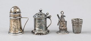 Mixed lot of three small pieces, 20th c., silver of different finenesses or tested, shaker in the shape of a handle jug, thimble and pendant in the sh