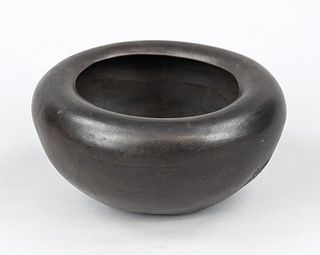 Unambiguous bronze bowl ''Burst open peach with peach fuzz'', probably Japan 19th/20th century, bronze bowl with indented mouth on interestingly shape