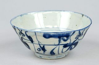 Ming style blue and white bowl, China, Republic period(1912-1949), porcelain with vegetal cobalt blue underglaze decoration, signed jingde guyao(old p