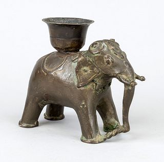 Oil lamp elephant, India, around 1900, partly patinated bronze in form of an Indian elephant with oil lamp cup, 14x12,5cm