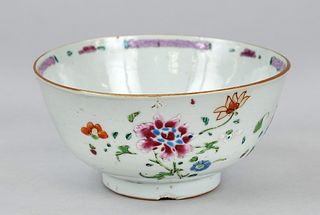 Tea bowl famille rose, China, Qing dynasty(1644-1912), Yongzheng period(1678-1735), porcelain tea bowl with typ. Floral potpourri and butterfly, iron 