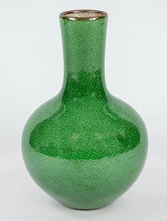 Bellied vase apple green, China, 19th century or later, vase with fine ge-craquelé and apple green glaze, iron brown decorative rim, h 24cm