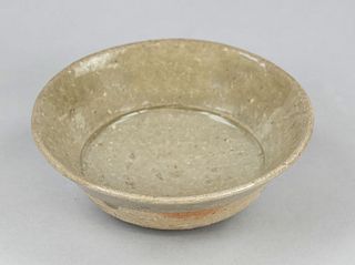 Seladon bowl, China, Ming dynasty(1368-1644), 14th/15th c., grayish stoneware with light greenish craquelé glaze, probably Swatow export ware for Mala