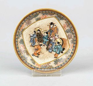 Kinkozan's workshop: Small Satsuma plate, Japan, Meiji period(1868-1912), c. 1880, ivory porcelain with delicate craquelé and polychrome glaze paintin