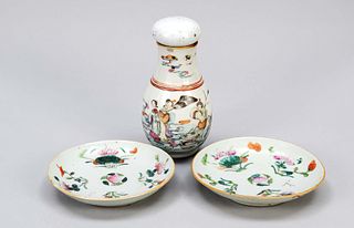 Vinegar vase and pair of vinegar plates, China, Qing dynasty(1644-1911), 19th c., porcelain with polychrome glaze and enamel paint of flowers and fair