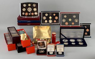 Large collection of Modern coinage to include silver proofs and presentation sets