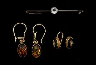 Aquamarine and gold bar brooch, amber earrings and onyx and seed pearl earrings