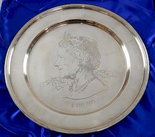 Modern silver limited edition dish celebrating the Jubilee of the birth of the Queen Mother, 329/750, maker's mark 'LH', Lond