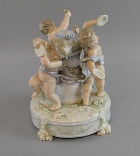 19th century Dresden porcelain centre piece group of three cherubs 23cm