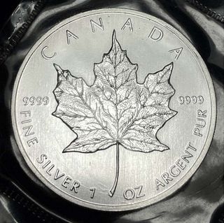 1989 Canada $5 Maple Leaf 1 ozt .9999 Silver