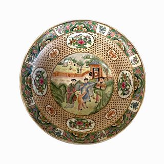 Chinese Rose Medallion Porcelain Centerpiece Bowl