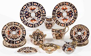 ENGLISH ROYAL CROWN DERBY IMARI-STYLE PORCELAIN ARTICLES, LOT OF 14