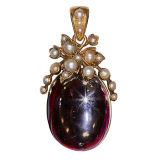 ANTIQUE GOLD GARNET AND PEARL PENDANT