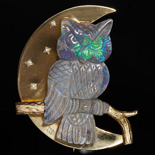 18 CT GOLD CARVED OPAL OWL CRESCENT BROOCH WITH DIAMONDS