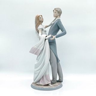 I Love You Truly 1011528 - Lladro Porcelain Figurine
