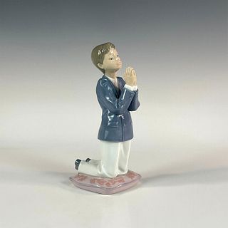 Communion Prayer, Boy 1006088 - Lladro Porcelain Figurine