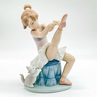 Tuesday's Child Girl 1006014 - Lladro Porcelain Figurine