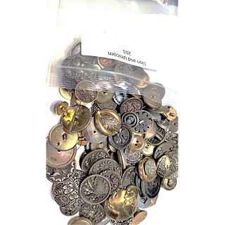 A BAG LOT OF ASSORTED METAL BUTTONS