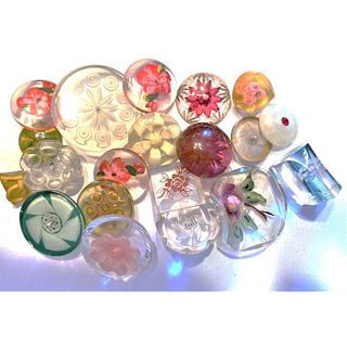 A BAG LOT OF MOSTLY DIV 3 REVERSE CUT LUCITE BUTTONS