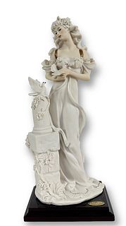 Giuseppe Armani Figurine Lady with Doves #950F