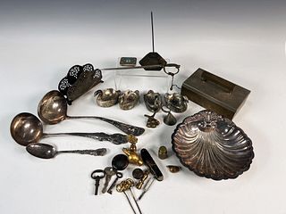 LOT OF SILVERPLATE PIECES AND ODDITIES