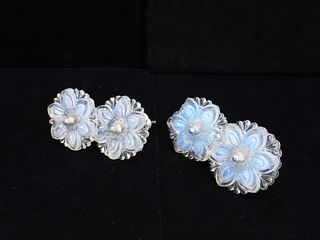 FOUR GLASS OPALESCENT CURTAIN TIE BACKS