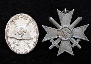 WWII GERMAN ARMY MERIT AND GOLD WOUND BADGE GI BRING BACK