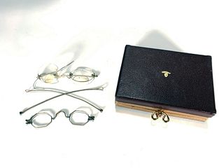 ANTIQUE SPECTACLES IN BOX 