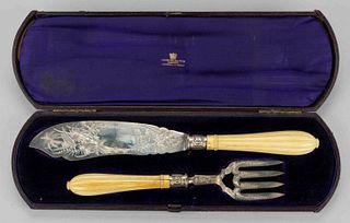 VICTORIAN ENGLISH ENGRAVED STERLING SILVER TWO-PIECE FISH SERVING SET