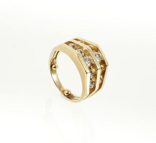 18K Two Tiered Diamond Ring